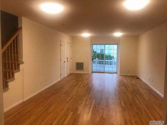 4th image of 16703 Powells Cove Blvd #19