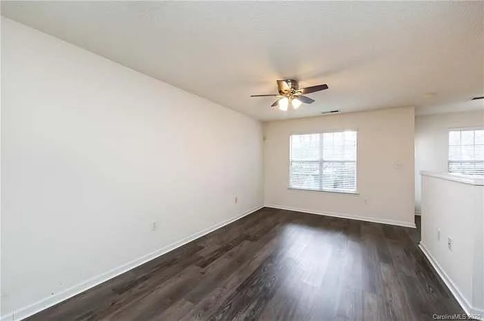 945 Pelican Bay Dr — Photo 4
