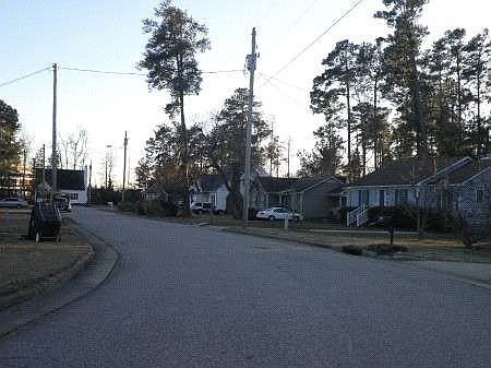 4th image of 609 Jackson Way