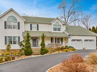 12 Lakeside Dr, Parsippany Troy Hills Twp, NJ 07054