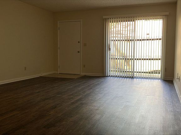 5th image of 720 NE 30th Ave Unit K