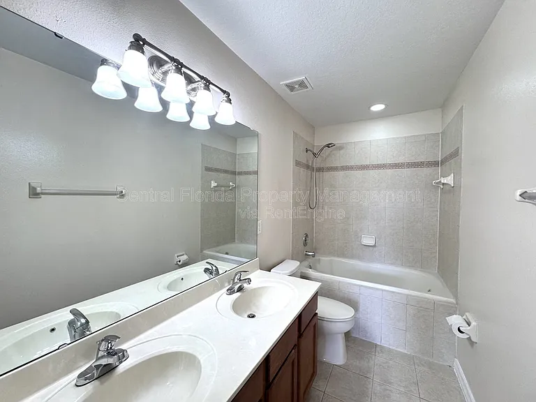10036 Moorshire Cir — Photo 17