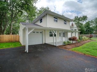 4 Throckmorton Ct, Old Bridge, NJ 08857