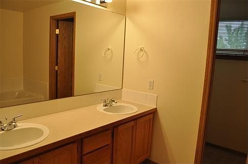 4th image of 22577 116th Pl SE