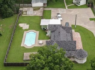 512 N Travis St, Granbury, TX 76048