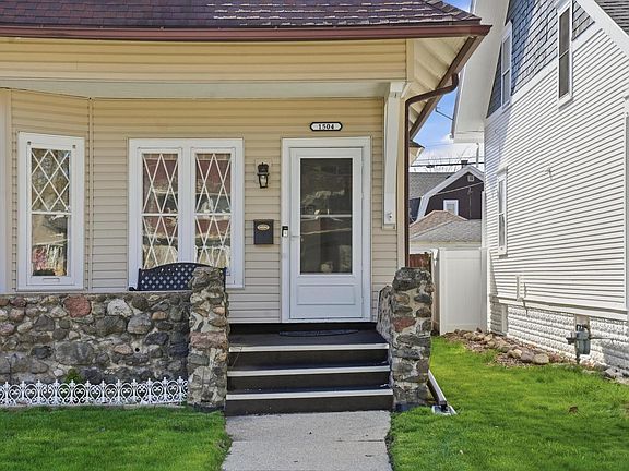 3rd image of 1504 Deane BOULEVARD