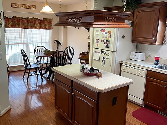 5th image of 70 Curry Ave #V4uvzu