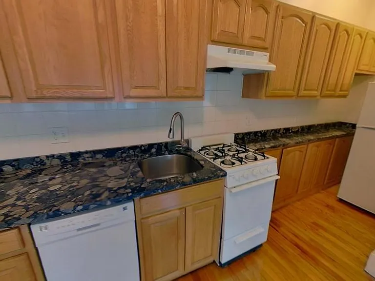 172 Hemenway St #12 — Photo 3