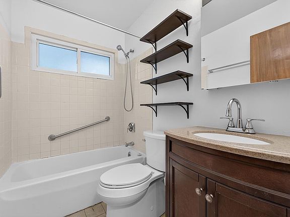 5th image of 3627 Regency DRIVE