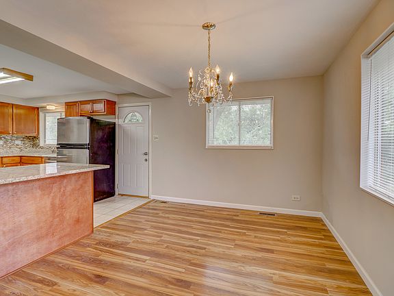 5th image of 437 Dartmouth Ln