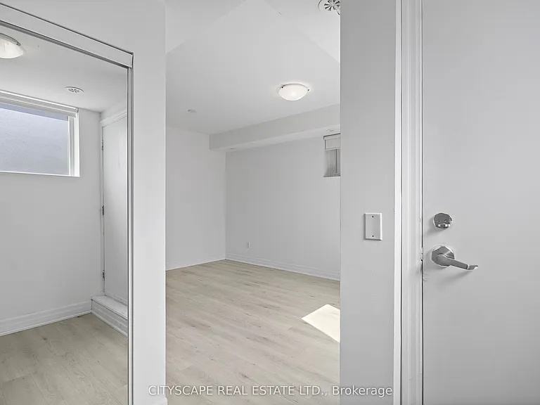 370 Wallace Ave #501 — Photo 9