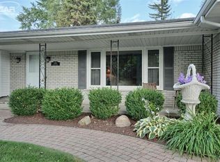 5359 Boland Dr, Grand Blanc, MI 48439