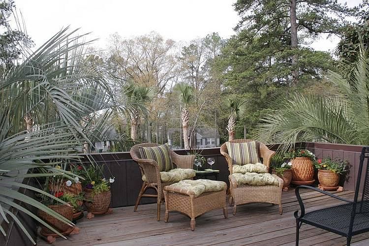 SUN DECK