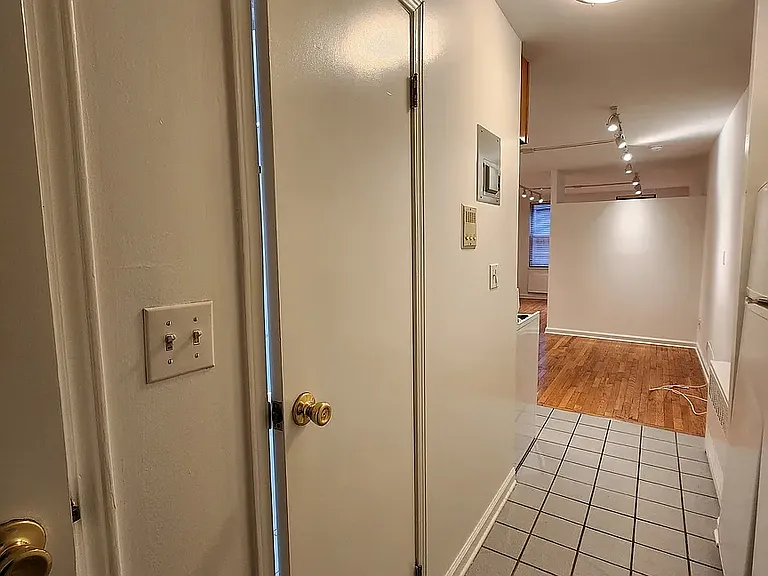 216 E 29th St #3G — Photo 10
