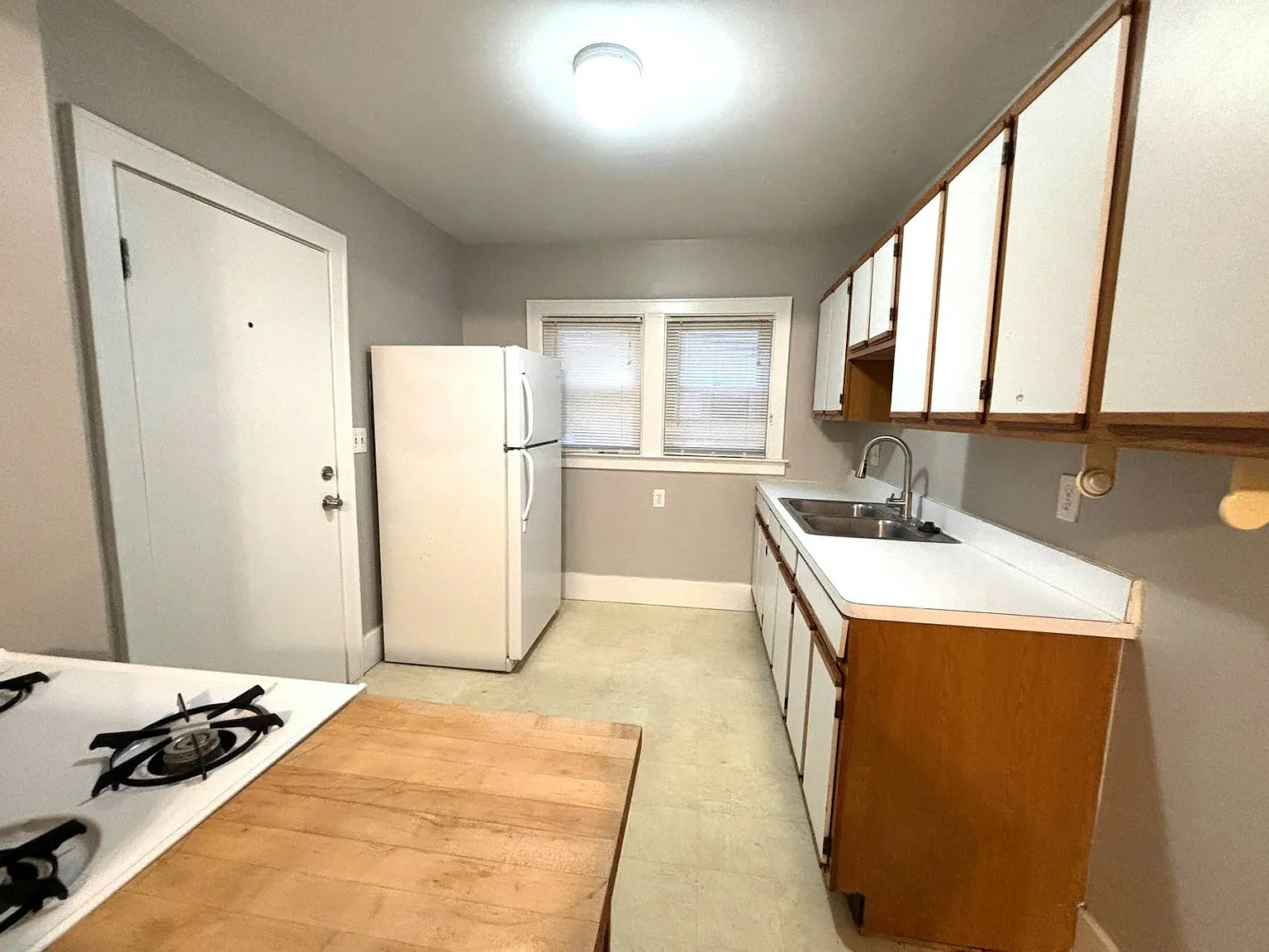 436 East Cambourne Street — Photo 4