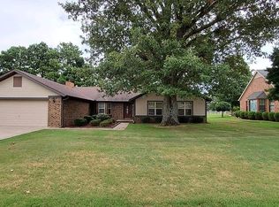 303 S Center Hill Rd, Paragould, AR 72450