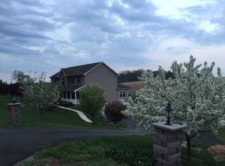 14206 Center Rd, Stewartstown, PA 17363