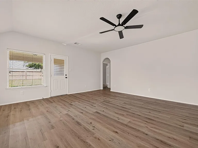 3314 Karleigh Way — Photo 6