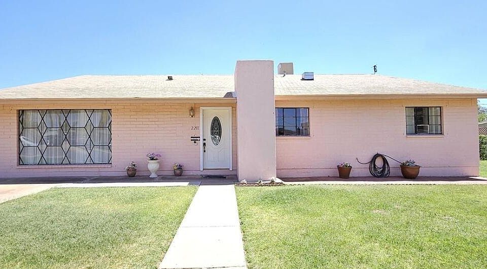 1st image of 2201 E 7TH Street