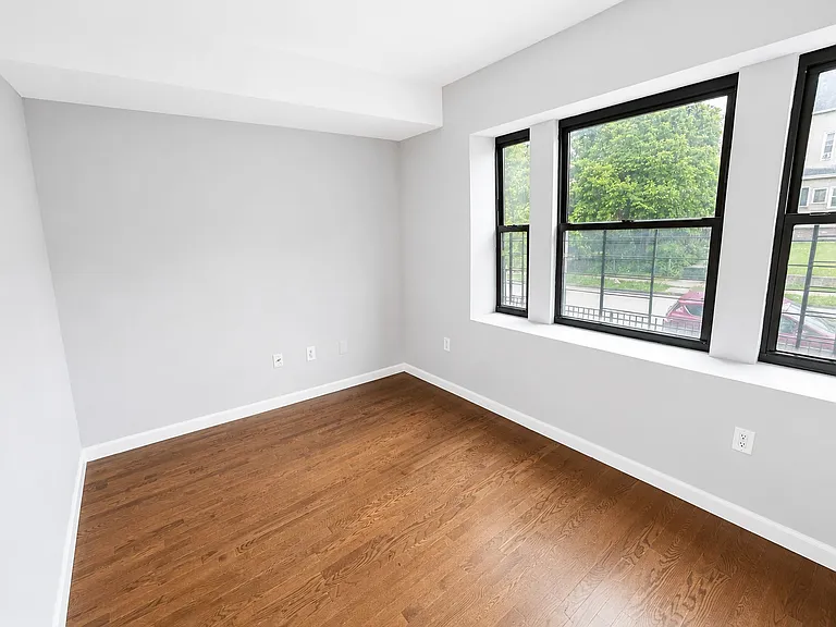 74 Lenox Ave — Photo 7