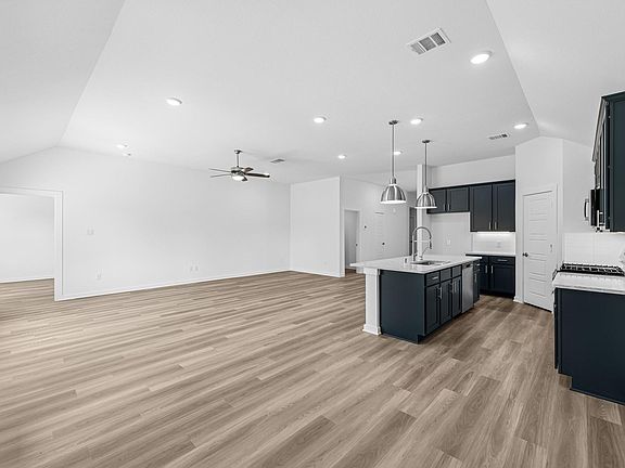 2nd image of 5706 Sunland Trl