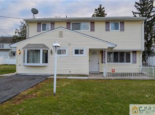 33 Tennyson St, Carteret, NJ 07008