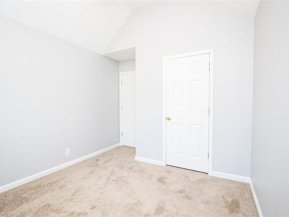 3rd image of 110 Saddle Bridge Dr