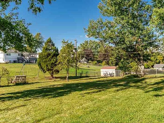 5th image of 7924 Westview Ln