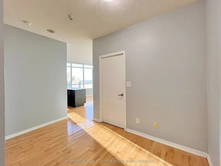65 Bremner Blvd #1910 — Photo 3