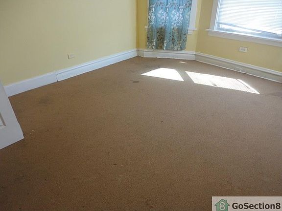 5th image of 11736 S La Salle St #2