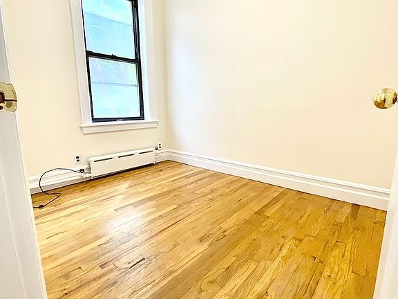 4th image of 161 Prince St
