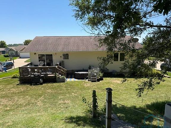 3rd image of 1546 Brandon Dr