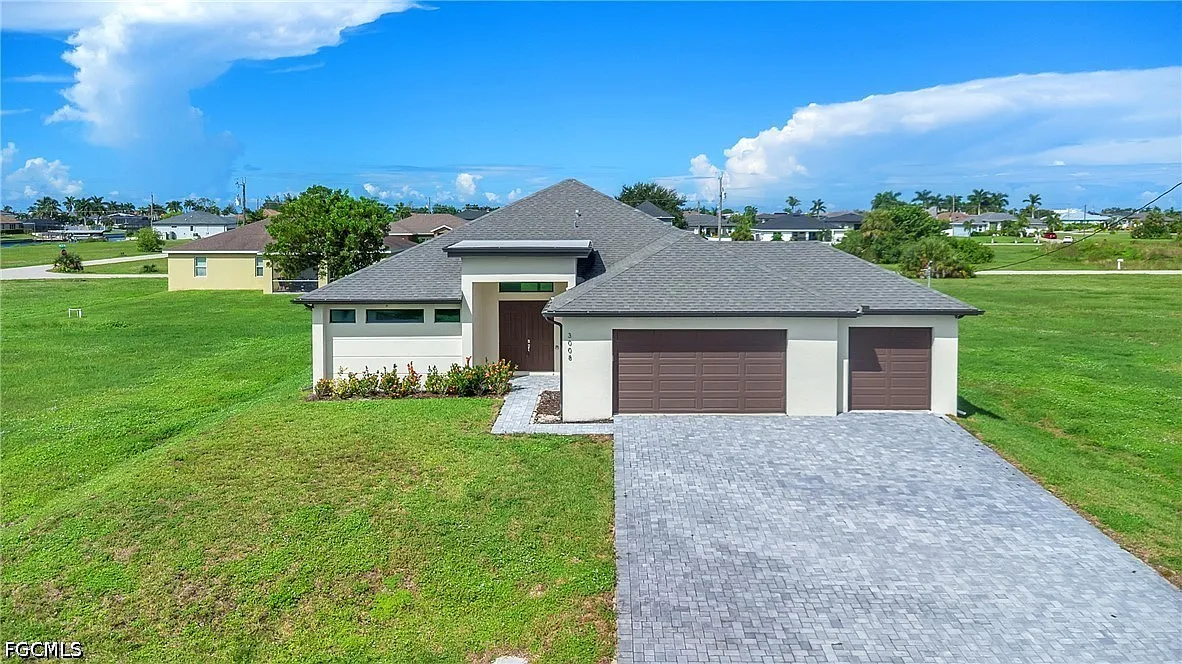 3 bed, 3.5 bath, 2048 sqft, $2,350 — Photo 3