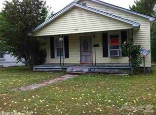 904 3rd St, Mena, AR 71953