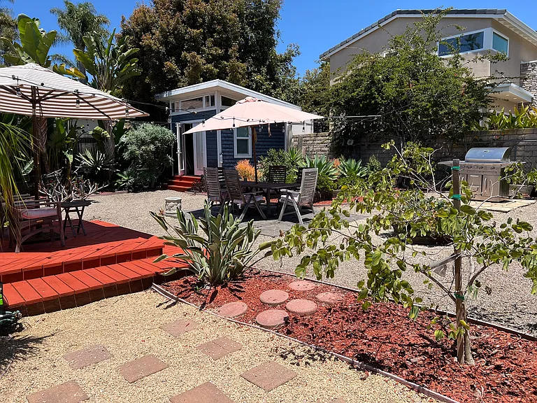 805 Regal Rd — Photo 27