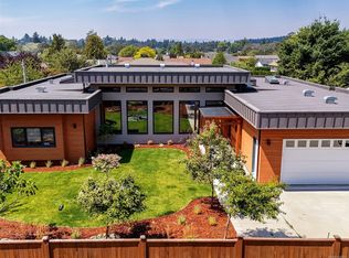 4160 Tyndall Ave, Saanich, BC V8N 3R8