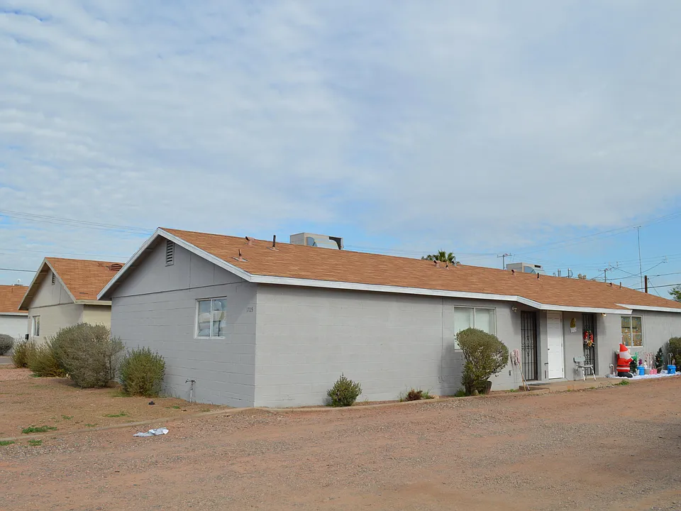 Building Photo 4