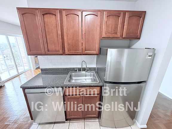 3rd image of 145 Main St #4D