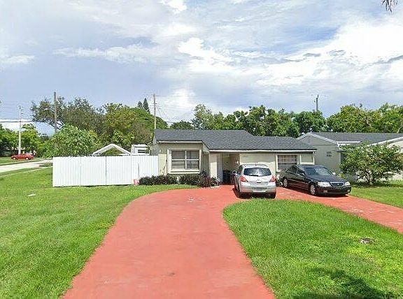 2nd image of 1701 NE 180th St