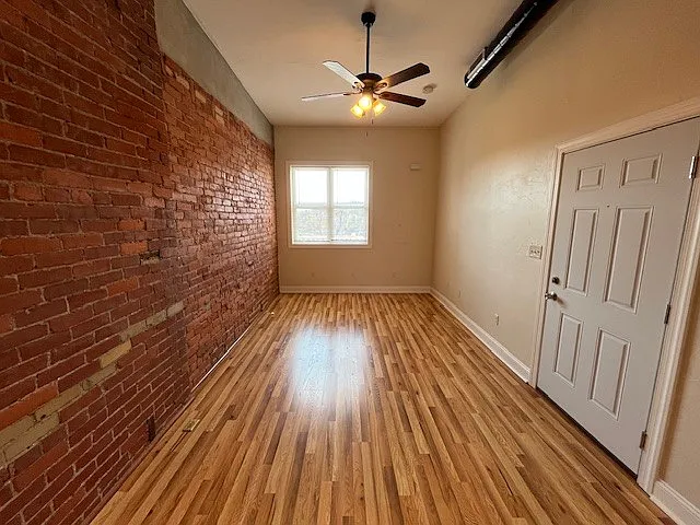 Building Photo - 4024 Liberty Ave #6