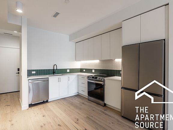 5th image of 1712 Oak Ave #205