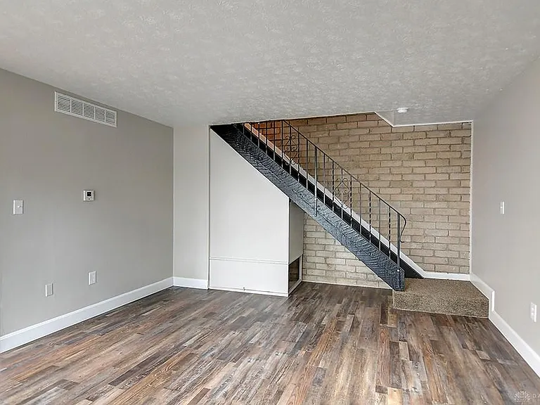 306 Chadwick Pl — Photo 4