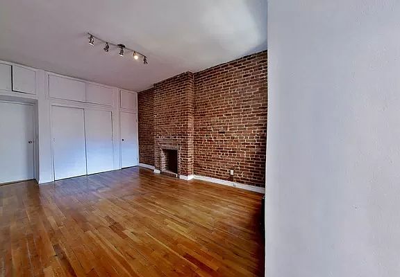 3rd image of 510 E 82nd St APT 2C