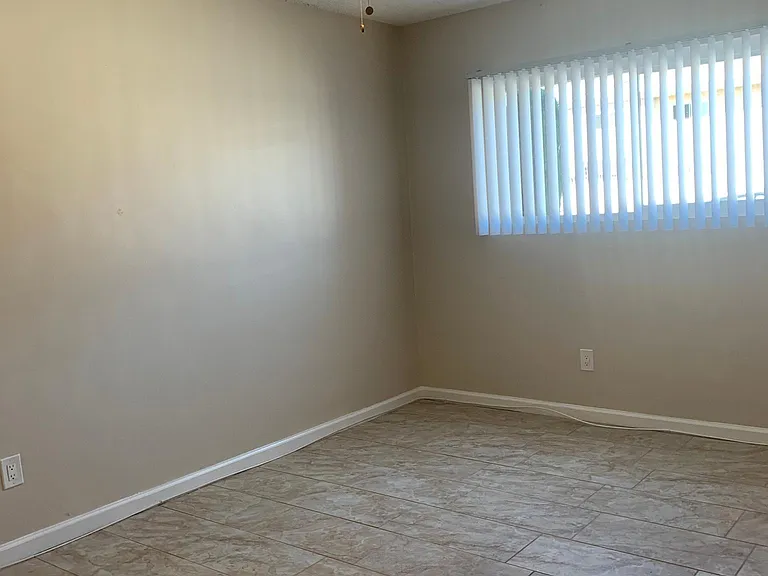 1401 S Gilbert St #6 — Photo 6