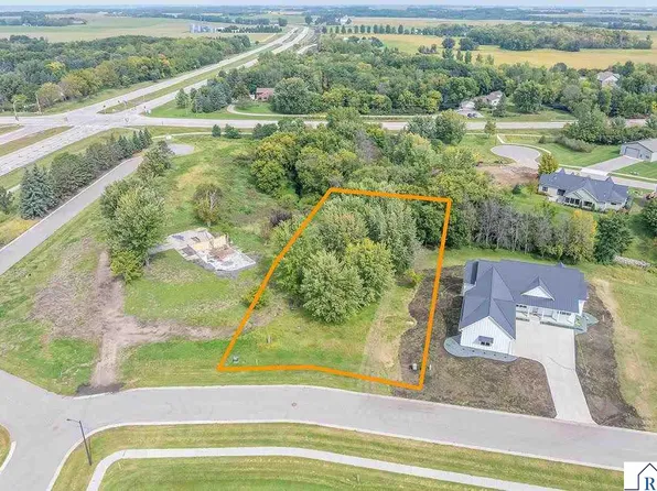 145 Pine Creek Rd, Mankato, MN 56001