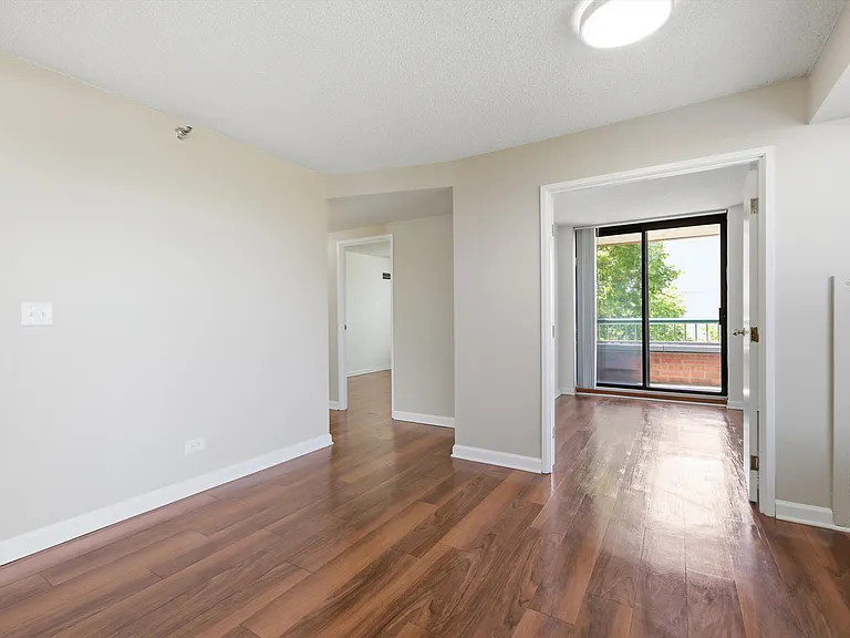 Evanston Place — Photo 55