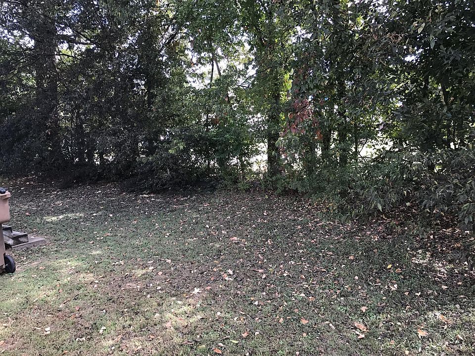 2nd image of 2005 Hamilton Glen Dr
