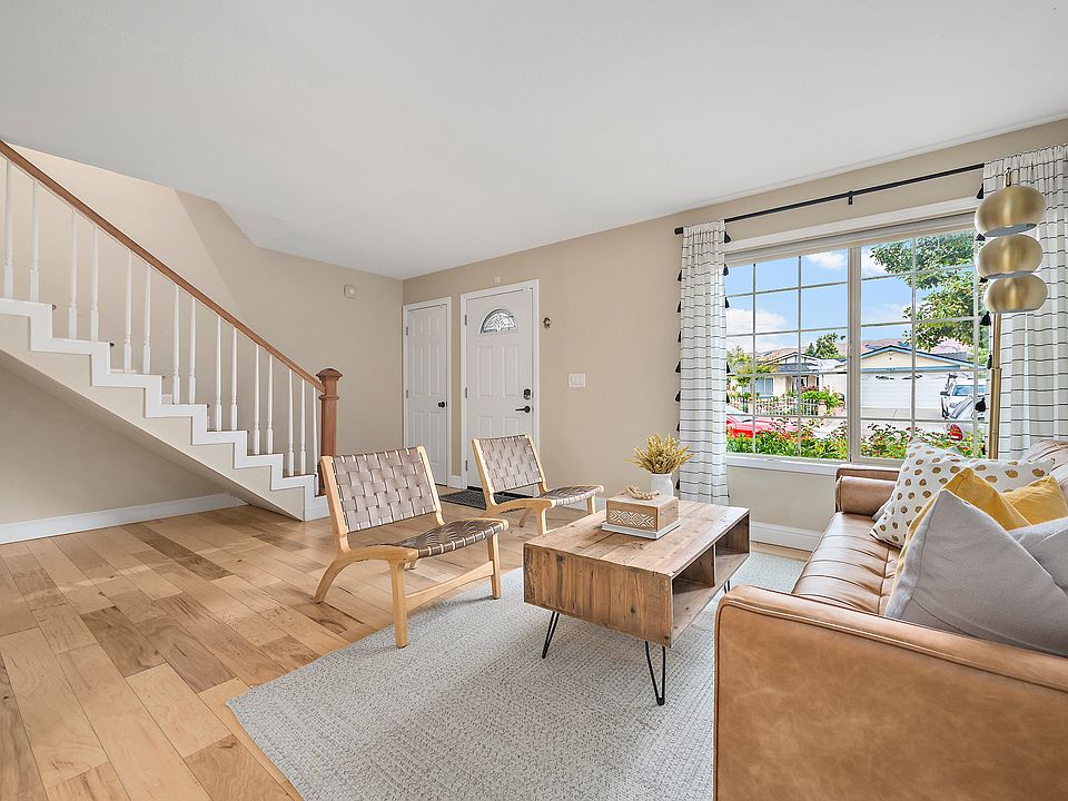 1st image of 811 Beaver Creek Way