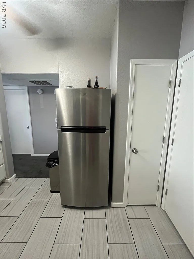 2 bed, 2.0 bath, 937 sqft, $3,750 — Photo 3