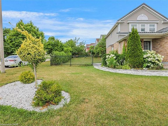 2nd image of 209 Briarmeadow Dr